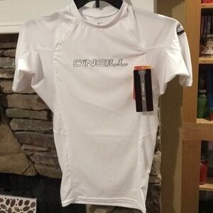 NWT men’s O’Neill small performance fit shirt